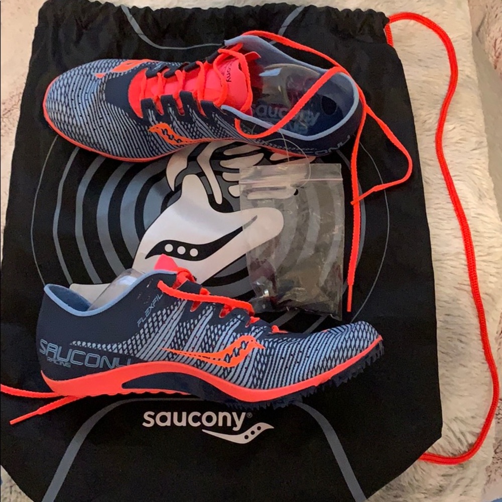 Saucony Endorphin Spikes